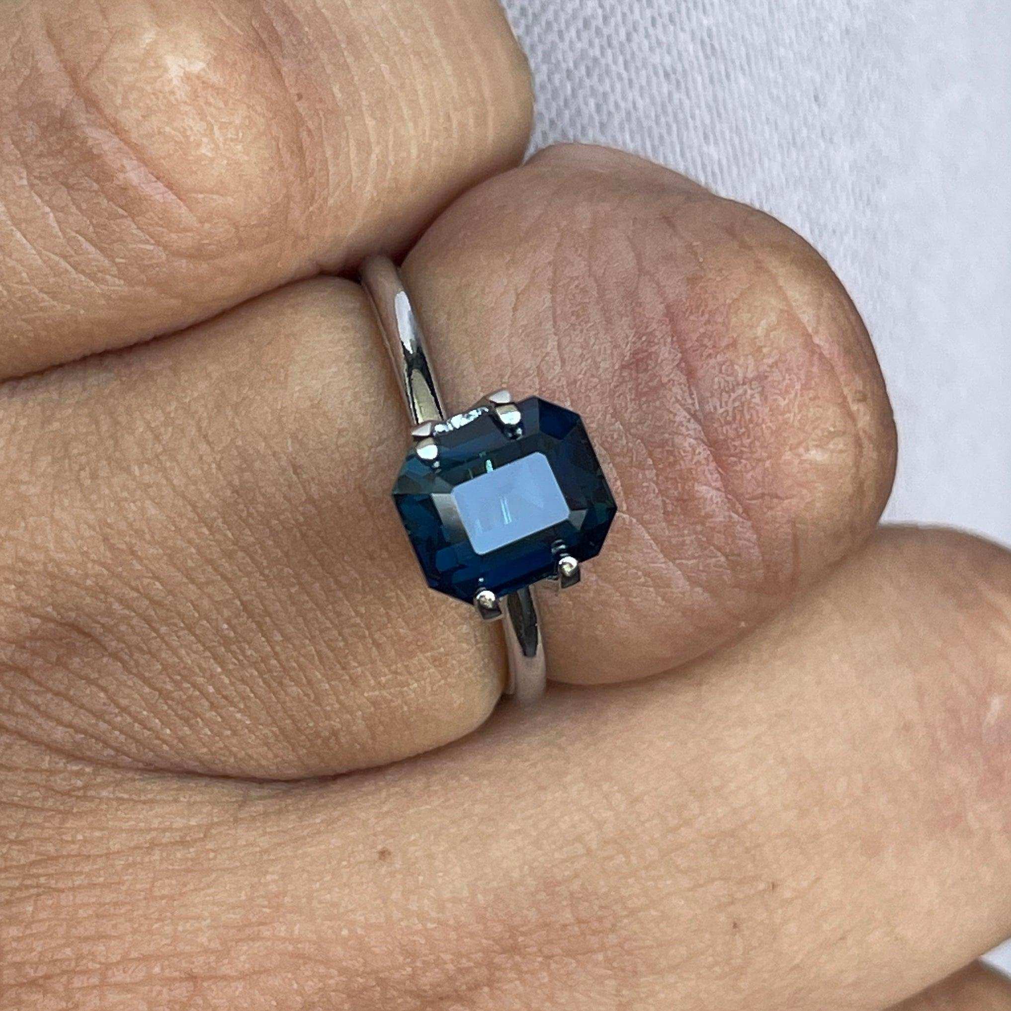 teal blue green gemstone sapphire