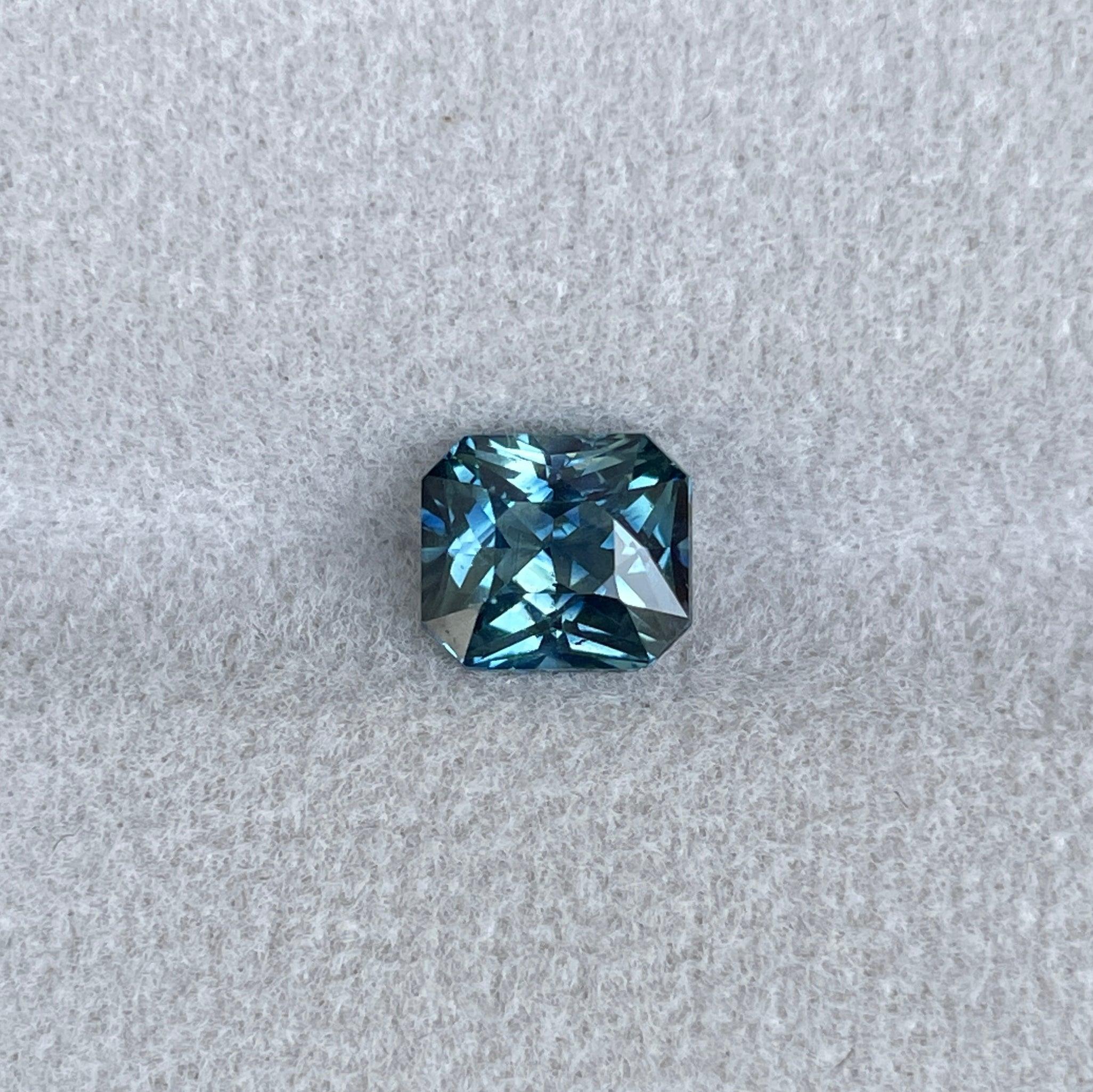 teal blue green gemstone sapphire