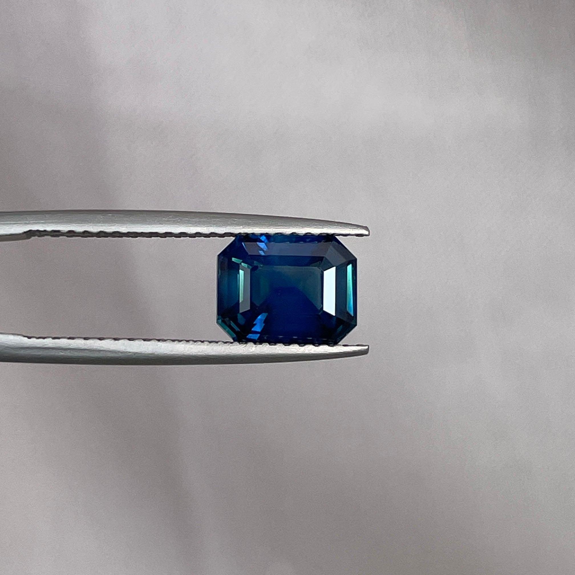 teal blue green gemstone sapphire