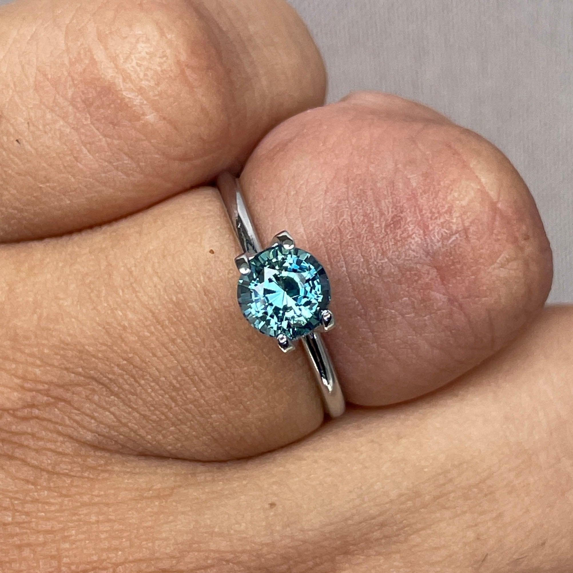 teal blue green parti sapphire round cut gem 