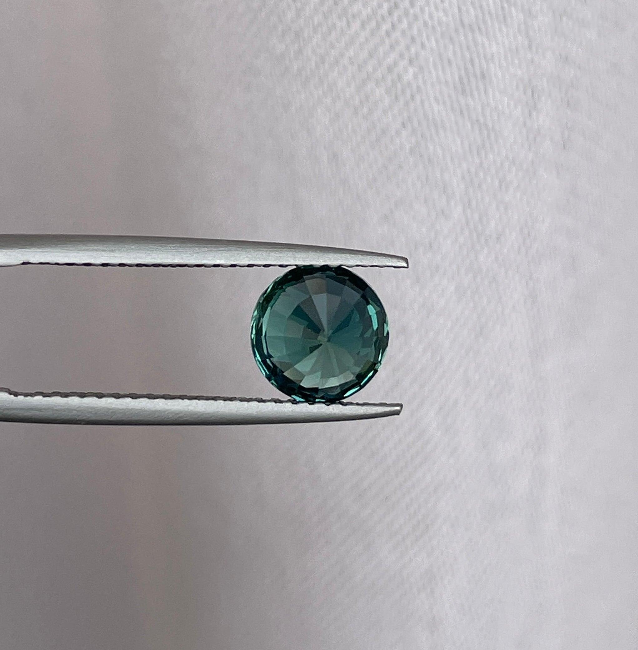 teal blue green parti sapphire round cut gem 