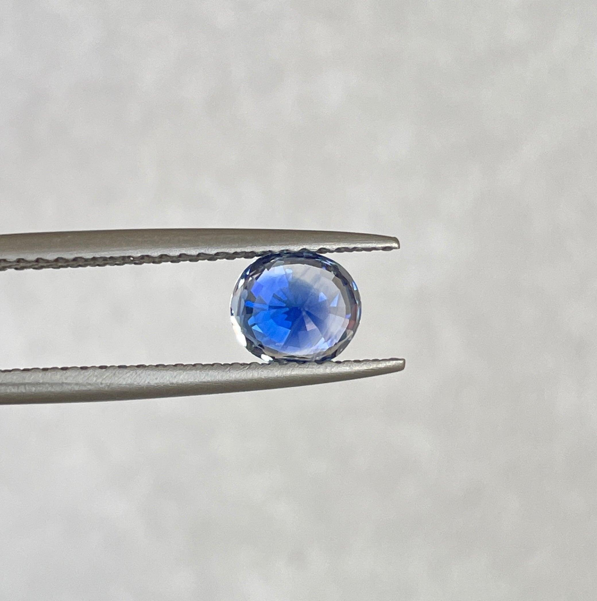 1.04 Carat Blue Sapphire 
