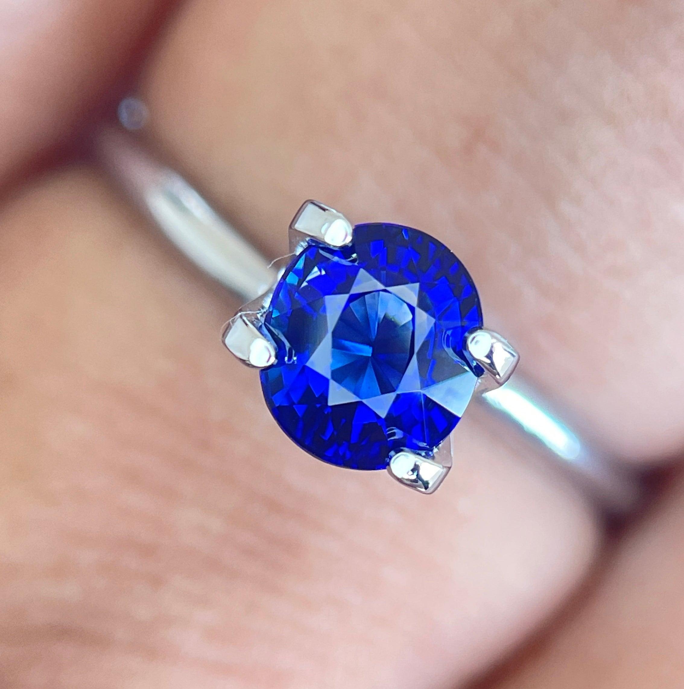 1.04 Carat Blue Sapphire 