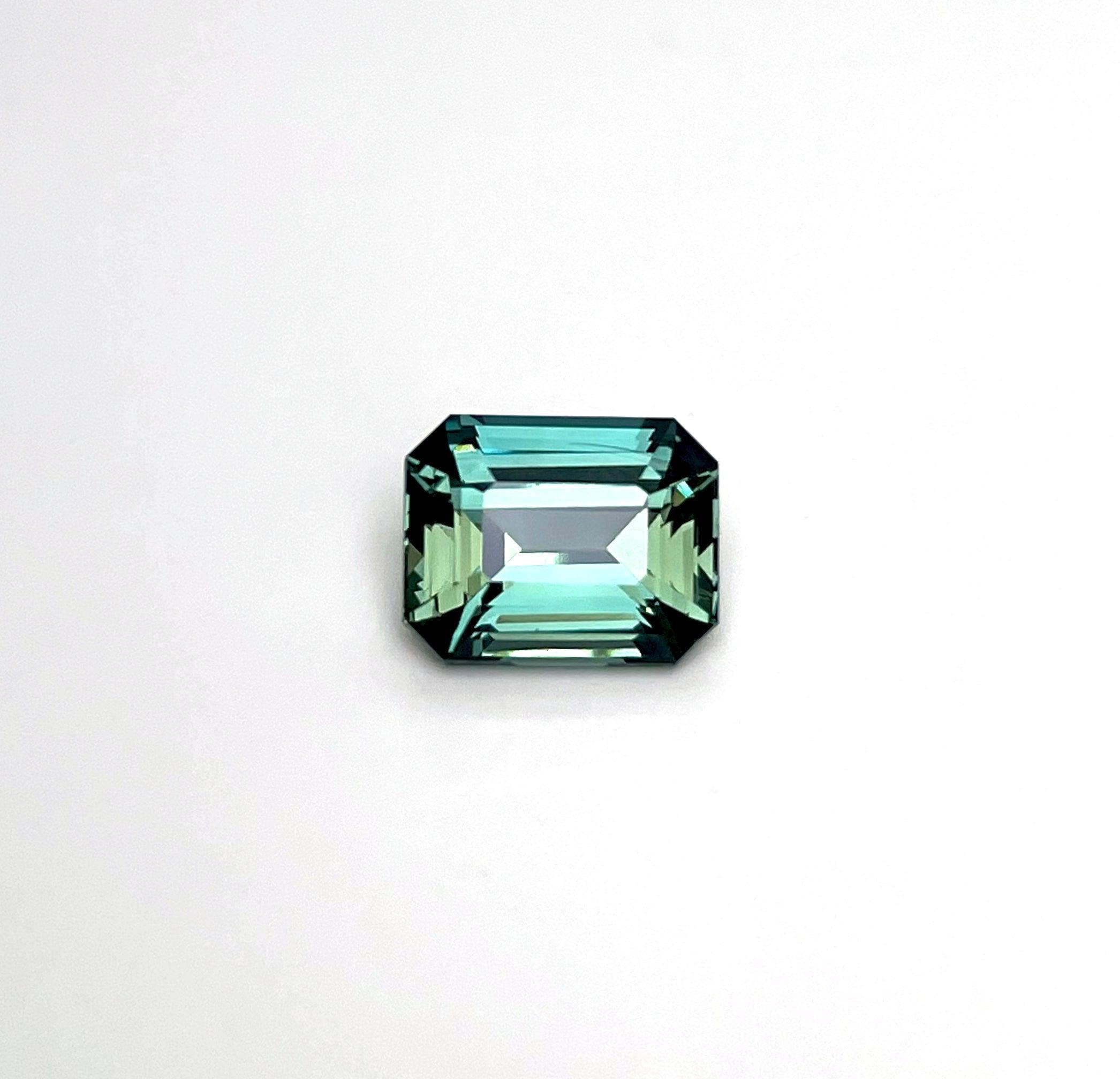 teal sapphire, parti sapphire, green sapphire, montana sapphire, australian sapphire, blue sapphire, sapphire, bicolor sapphire, sapphire jewelry1.68 carat Teal/ Parti Sapphire is well cut to bring out the best colour and luster