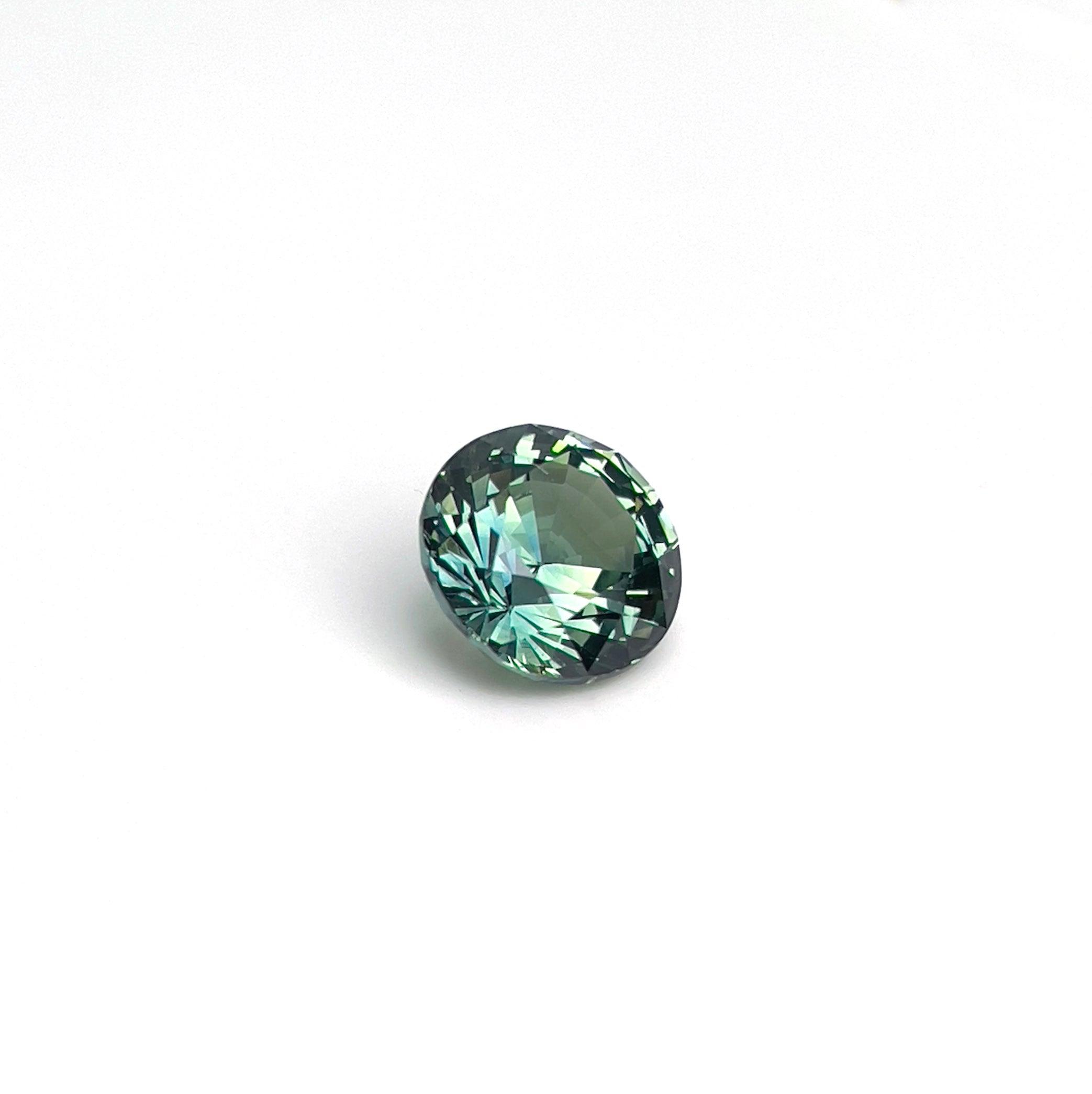 1.72 carat Parti Sapphire is well cut to bring out the best colour and luster,