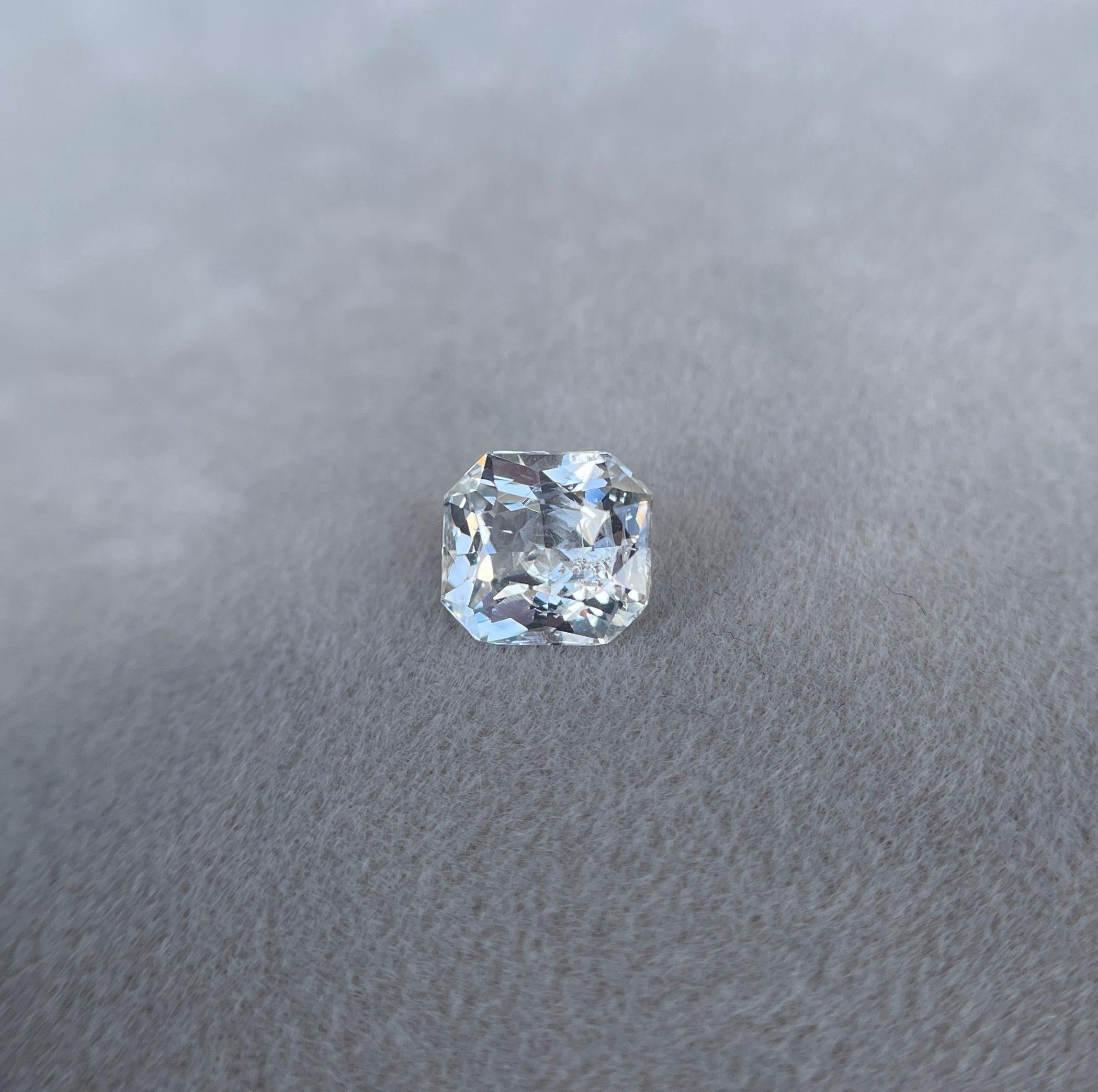 2.35 crt White Sapphire/ / OFF white sapphire/ White theme/ White favourite/ White sapphire ring/ custom ring/ Engagement Ring/ Diamond alt