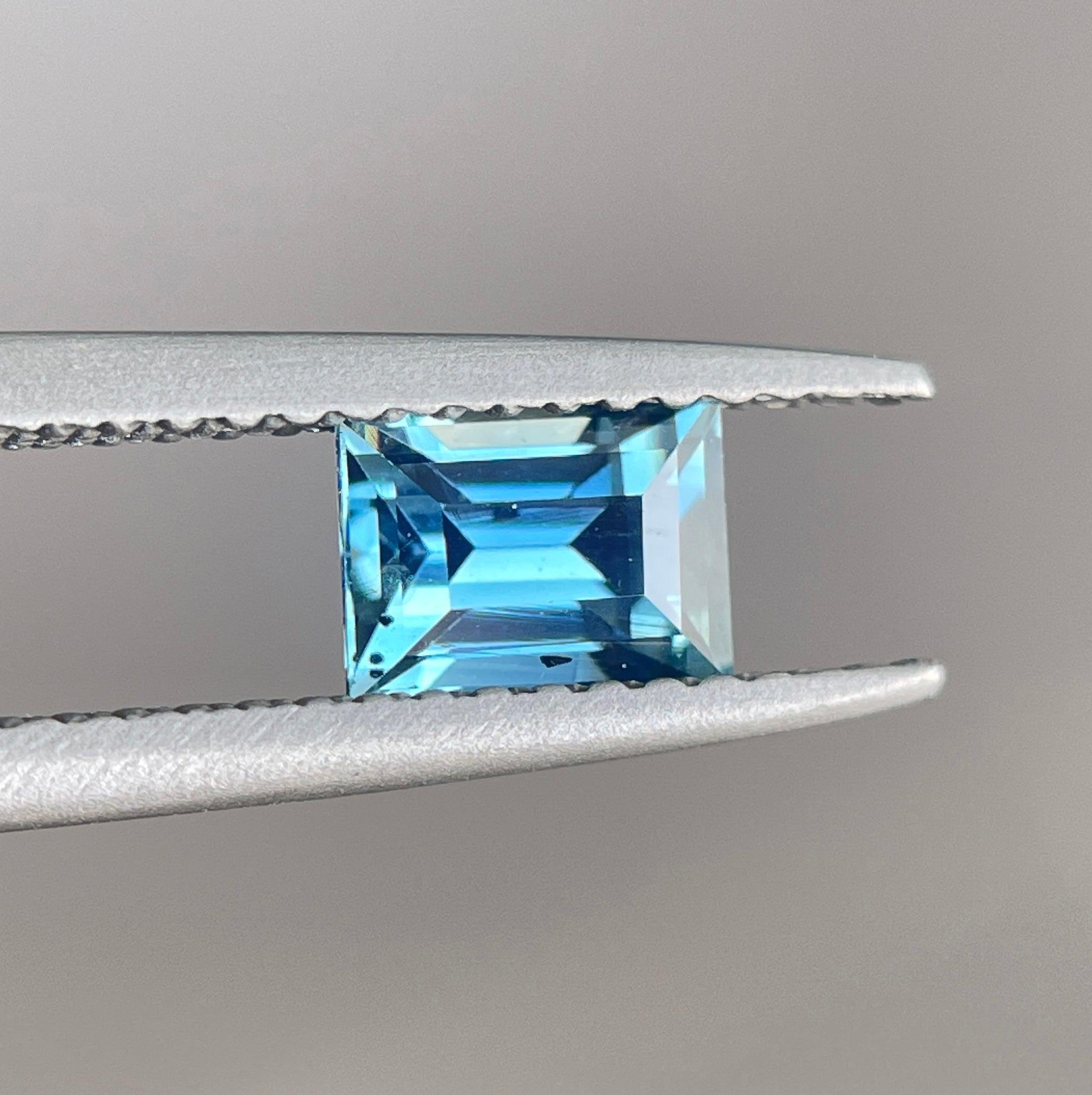 This 0.79 crt Teal Sapphire/ Green sapphire/ bi colour Sapphire/ parti sapphire/ Engagement Ring/ Montana sapphire/ Australian sapphire