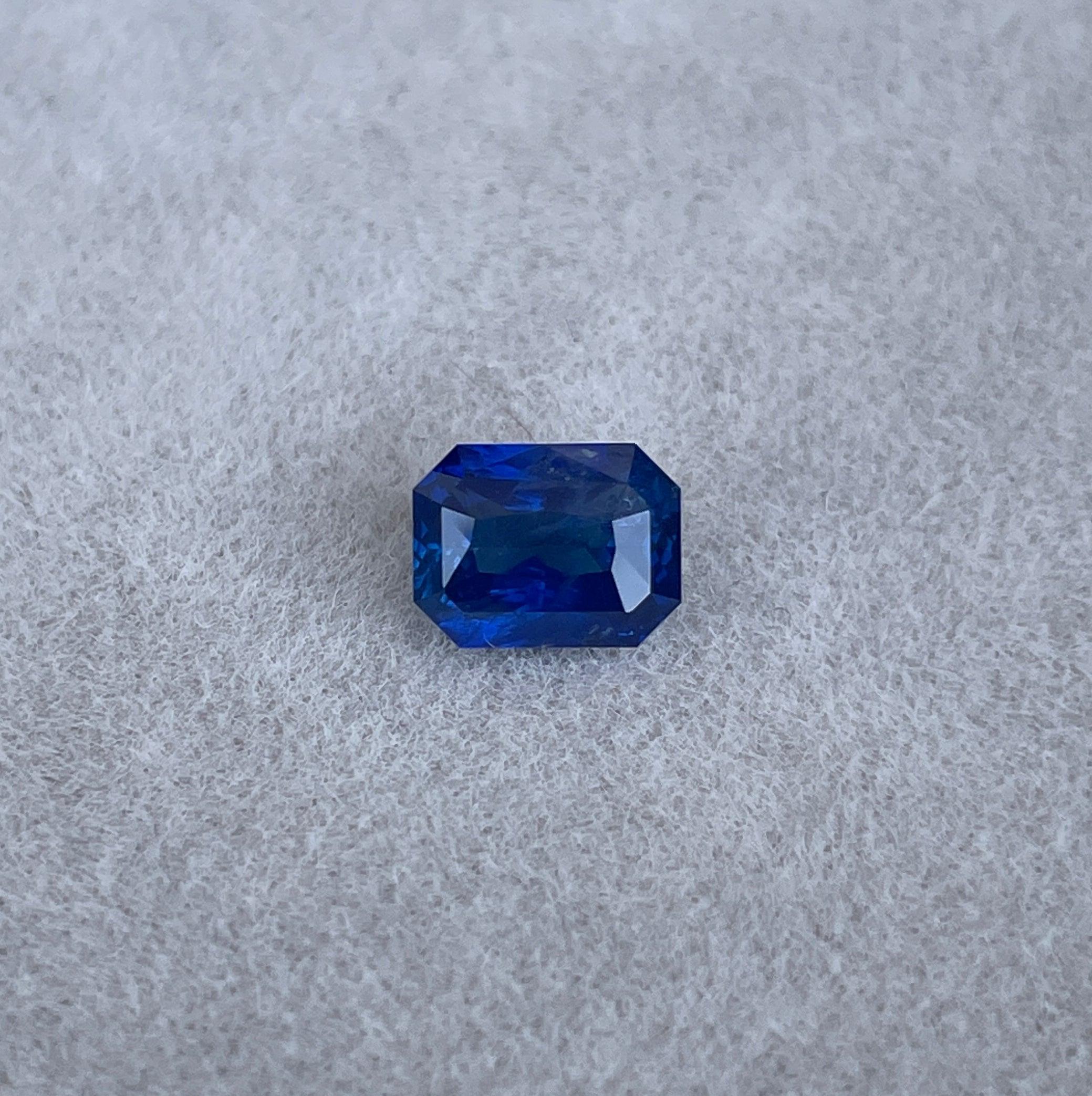 blue sapphire gemstone