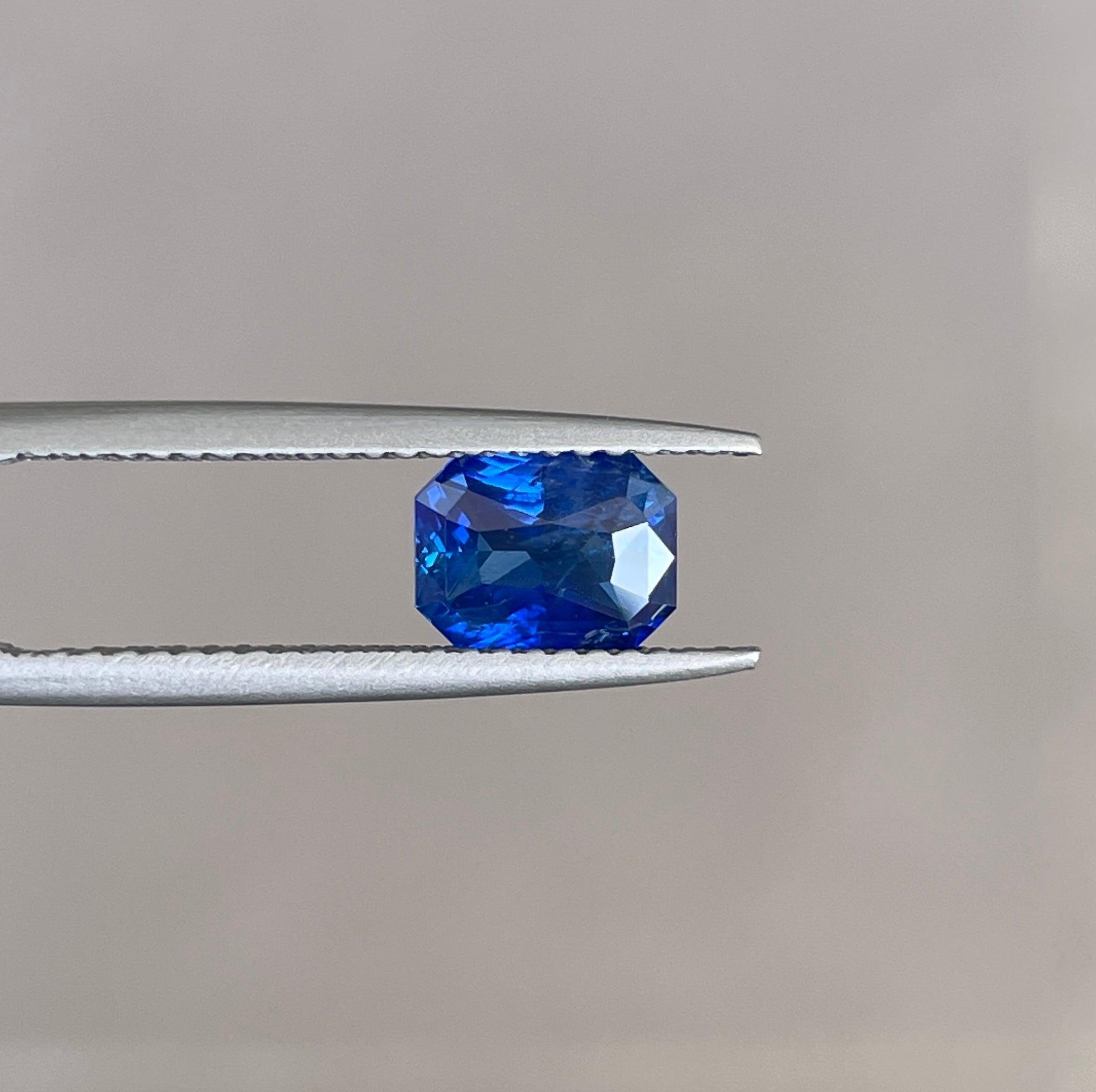blue sapphire gemstone