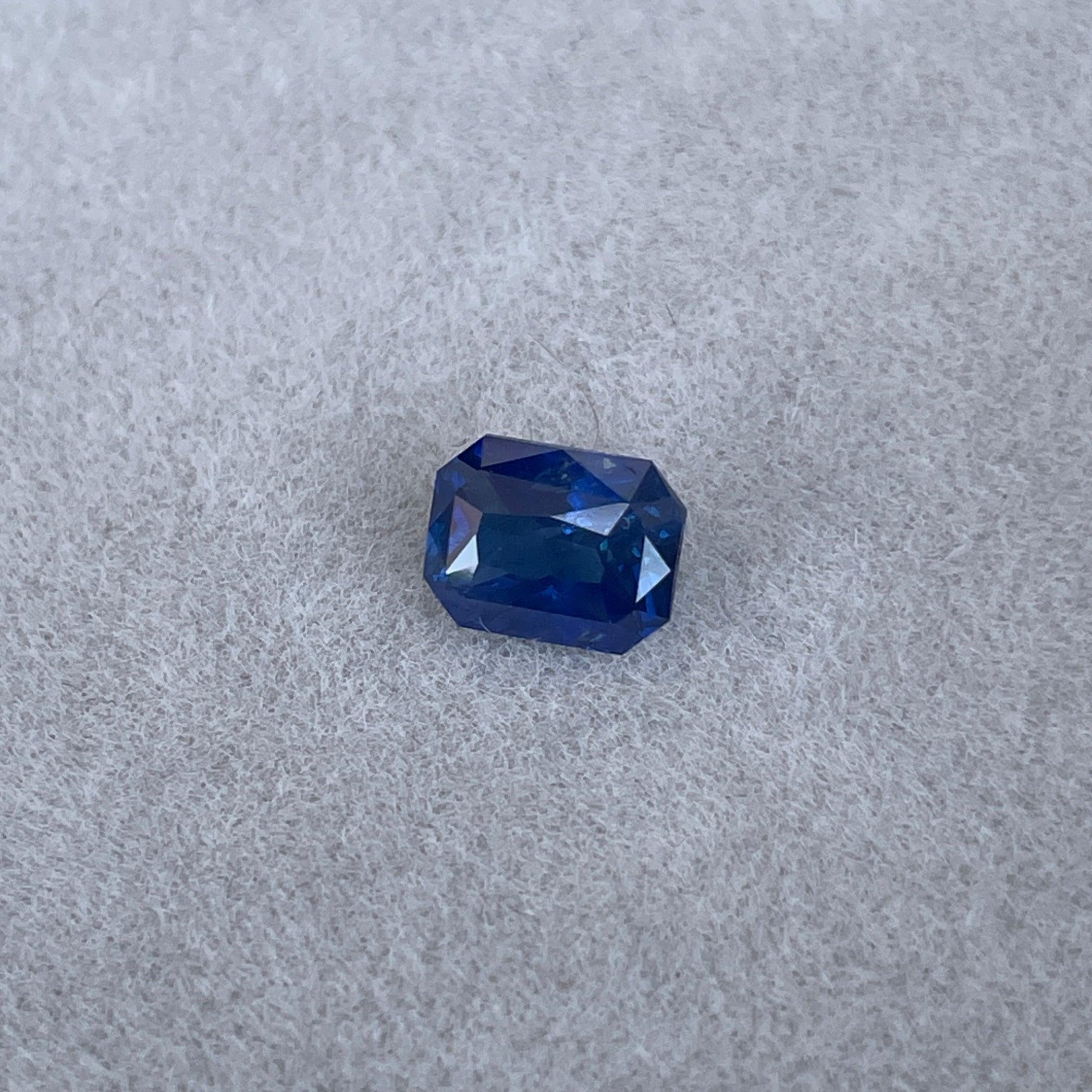 blue sapphire gemstone