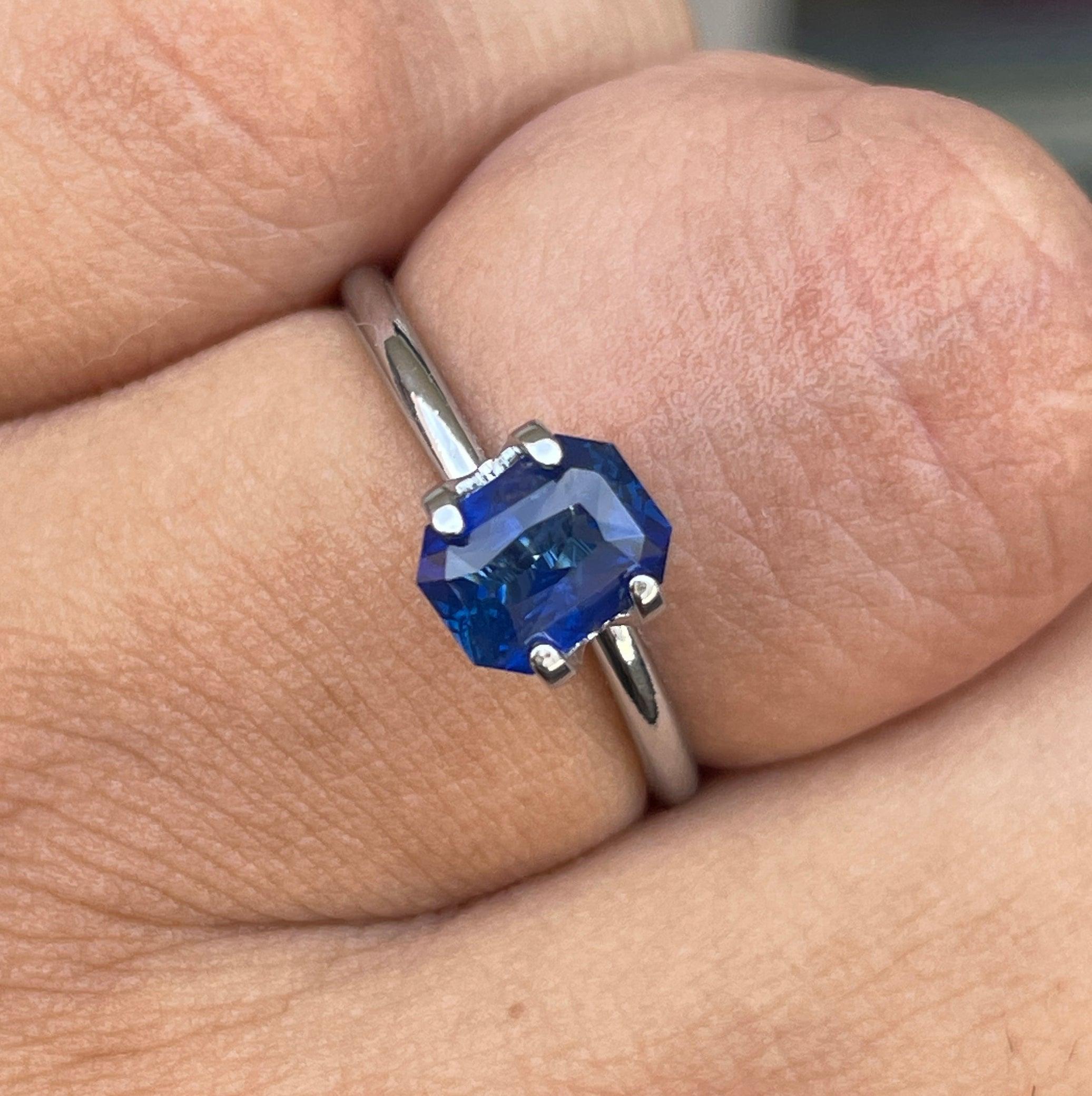 blue sapphire gemstone