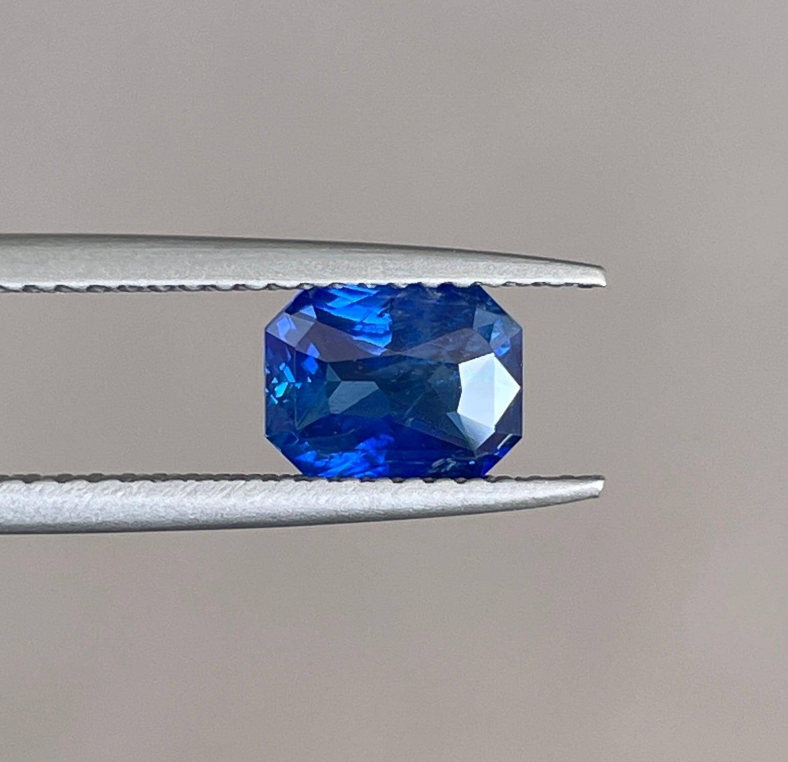 blue sapphire gemstone